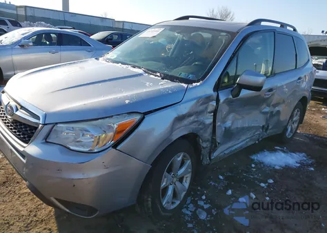 2015 Subaru Forester 2.5I Premium z USA, uszkodzony, nr VIN JF2SJADC7FH590497